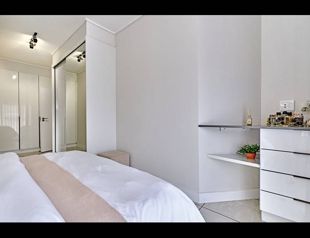 2 BEDROOM APARTMENT FOR SALE IN THE POLOFIELDS